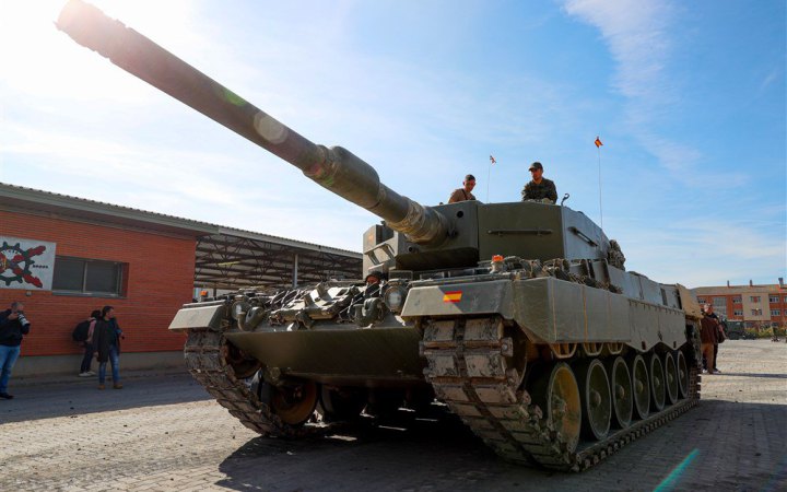 Іспанія передасть Україні ще 4 танки Leopard 2A4
