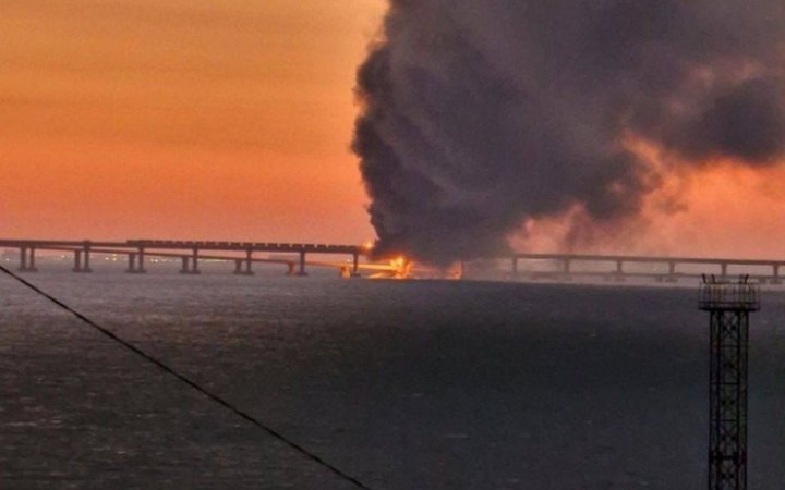 За обвинуваченнями у співучасті в організації вибуху на Кримському мосту росіяни заарештували понад 20 осіб, - Малюк