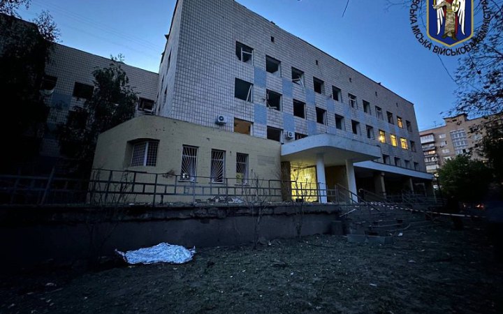Жертви удару по Києву загинули біля закритого укриття поліклініки (доповнено)