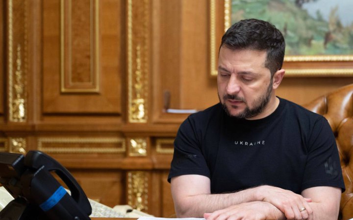 Байден міг би закінчити війну за 5 хвилин ціною України, – Зеленський відповів Трампу