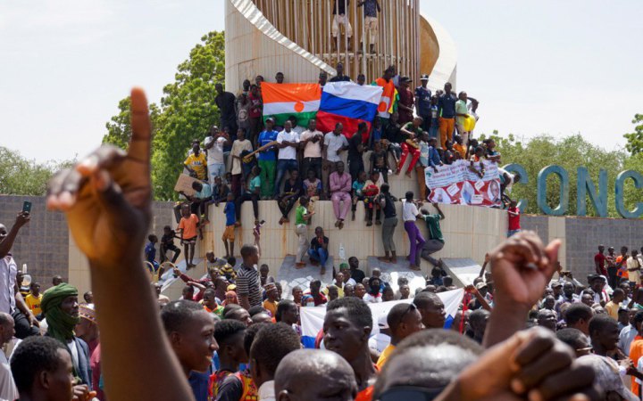 Лідери перевороту в Нігері закрили повітряний простір країни