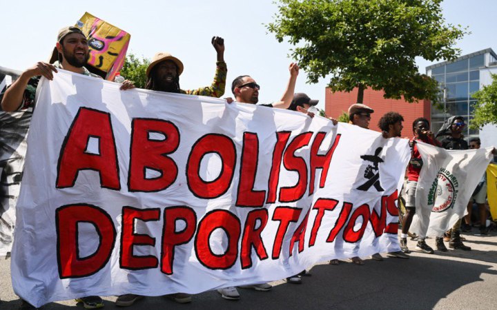 У Німеччині кількість біженців сягнула нового максимуму за останні десятиліття