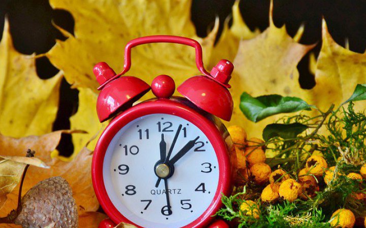 Наступного тижня Україна перейде на зимовий час