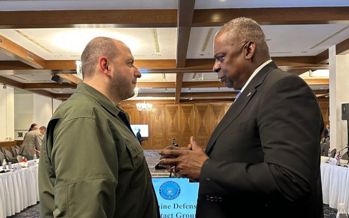 Міністри оборони України та США провели телефонну розмову