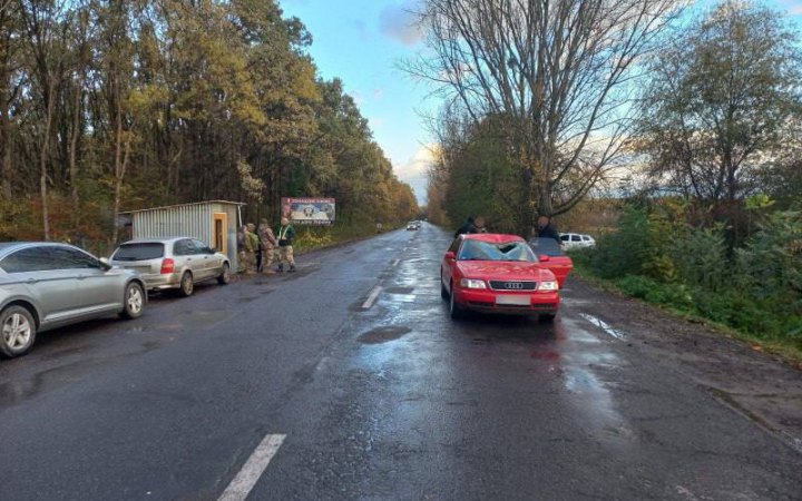На Закарпатті водій збив прикордонника на блокпосту