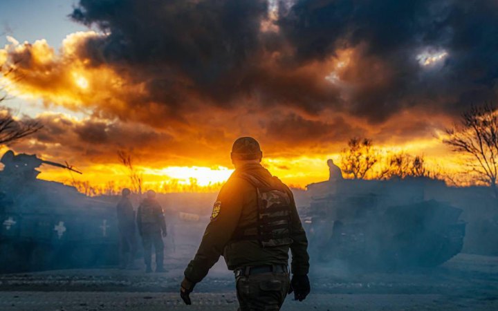 Головне за ніч та ранок неділі, 12 листопада: 80 бойових зіткнень, 1100 знищених окупантів, вибухи в Херсоні