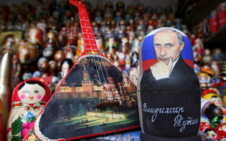 Росіяни звозять бюджетників із окупованих територій України на пропагандистський захід до Москви