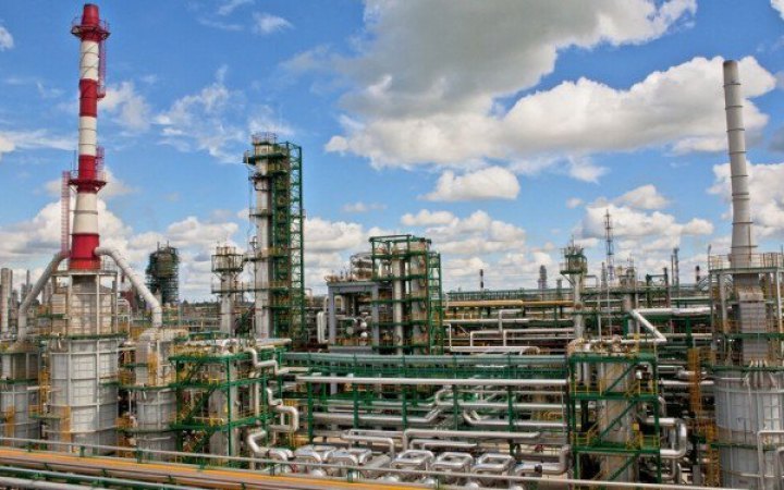 Безпілотник атакував російський нафтопереробний завод