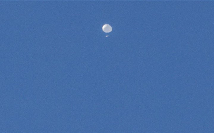 У США в повітрі знову з'явилась невідома куля - військовим довелось її перехопити