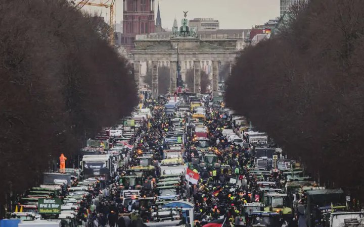 Єврокомісія йде на поступки фермерам на тлі протестів