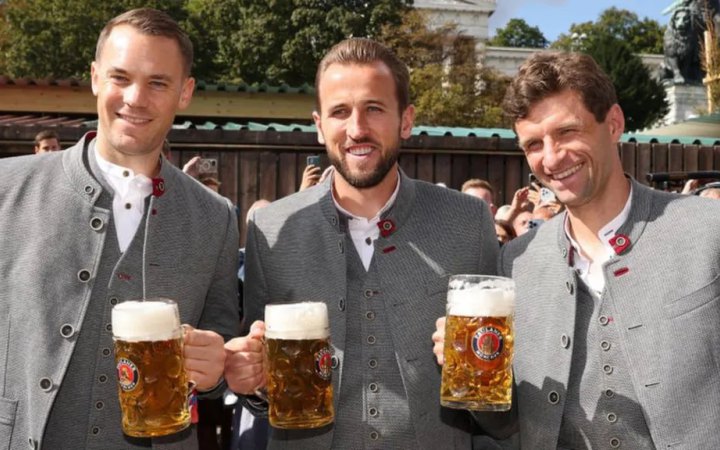 МЗС Німеччини випустило попередження для футбольних фанів про міцність пива