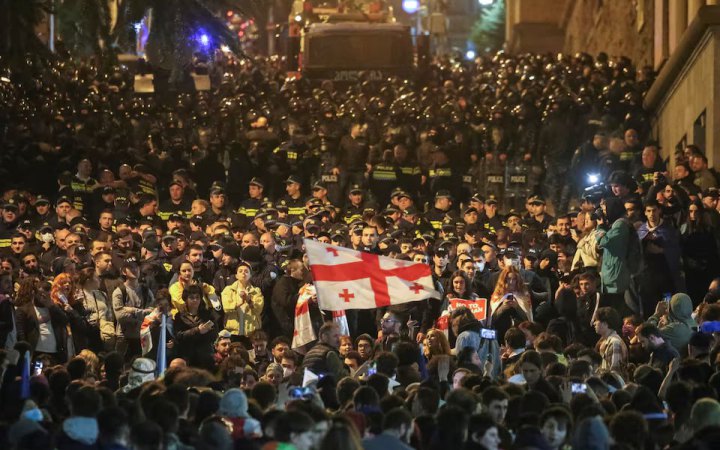 На мітингах проти закону про “іноагентів” у Тбілісі почалися арешти