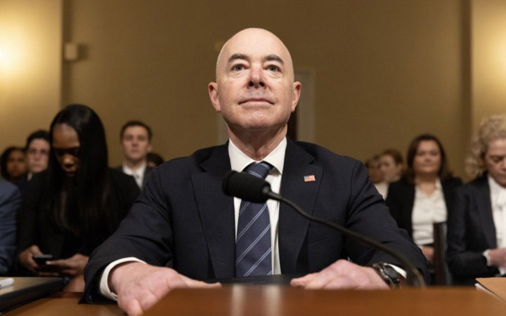 Сенат США відхилив імпічмент чиновника адміністрації Байдена