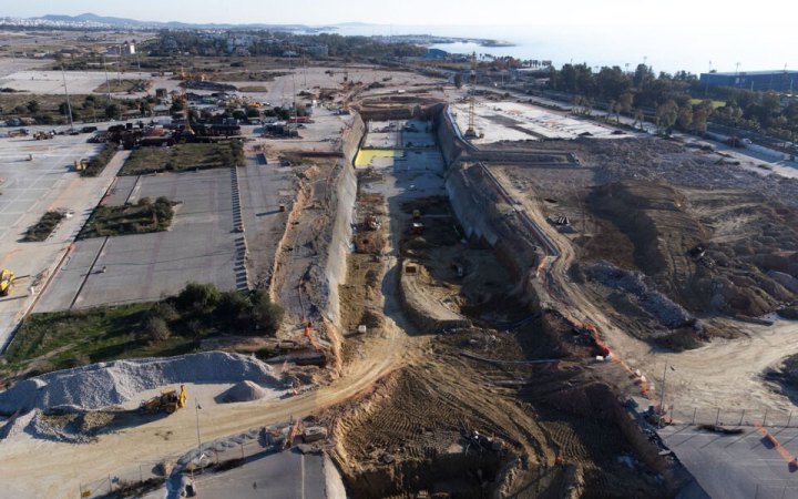 На місці колишнього аеропорту у Греції знайшли понад 300 бомб