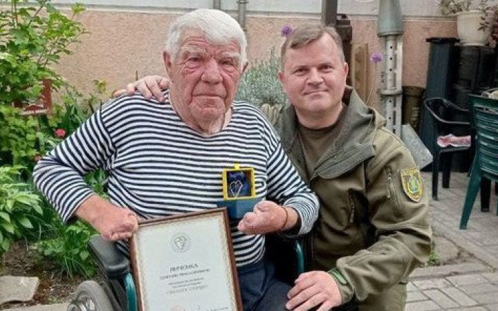 Відомий херсонський волонтер отримав президентську відзнаку