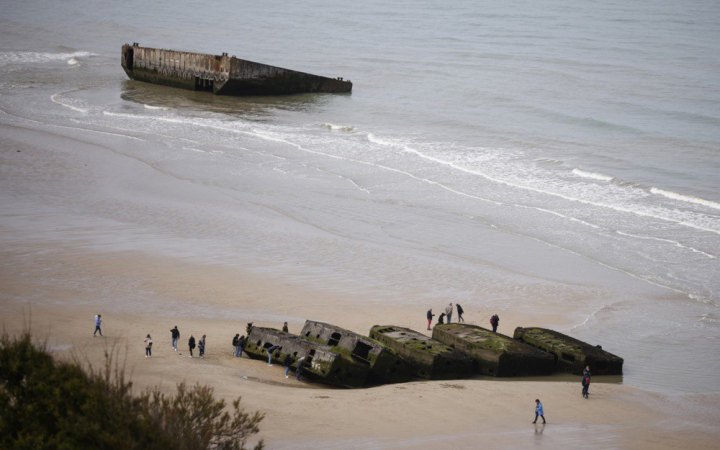 Зеленський планує приєднатися до святкування висадки у Нормандії, – Politico