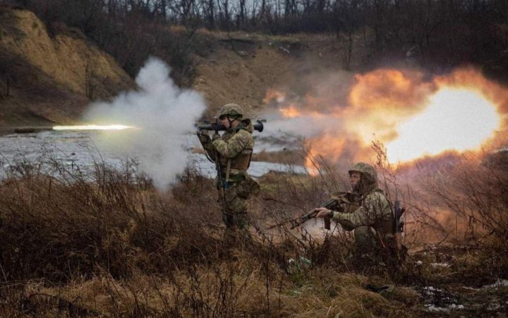 Тижнева кількість бойових зіткнень незначно зменшилася, але на деяких напрямках Росія атакувала активніше