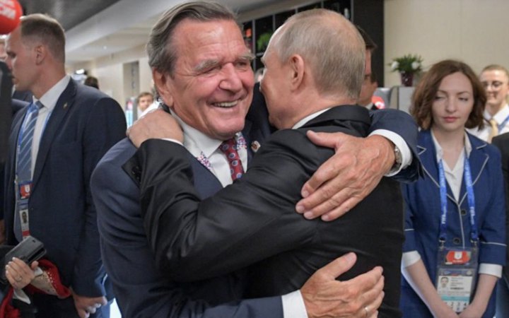 Ексканцлер Німеччини Шредер програв суд щодо відібраного в нього державного офісу