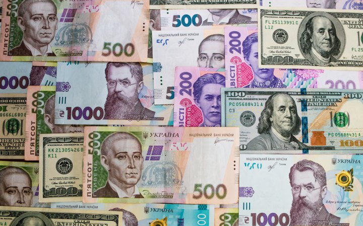 Курс долара у понеділок вперше подолає бар’єр у 41 гривню