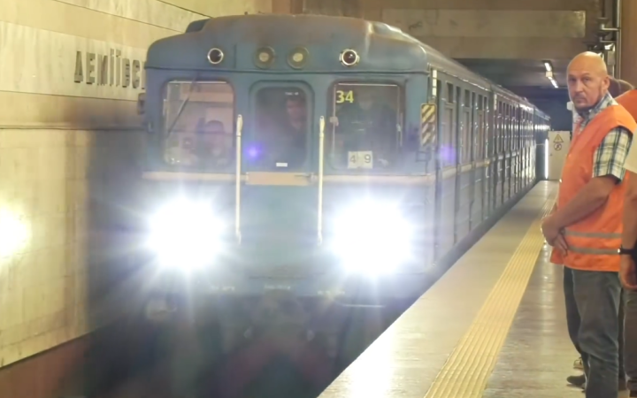 В ніч на 31 серпня оновленою ділянкою столичного метро “Либідська” – “Деміївська” пройшов перший пробний поїзд, – Кличко