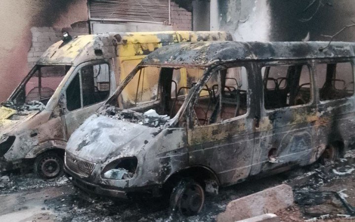 Через російський дрон на Херсонщині згоріли дві швидкі