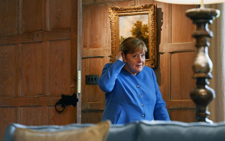 Меркель поскаржилася, що з неї “зробили цапа-відбувайла” за війну в Україні