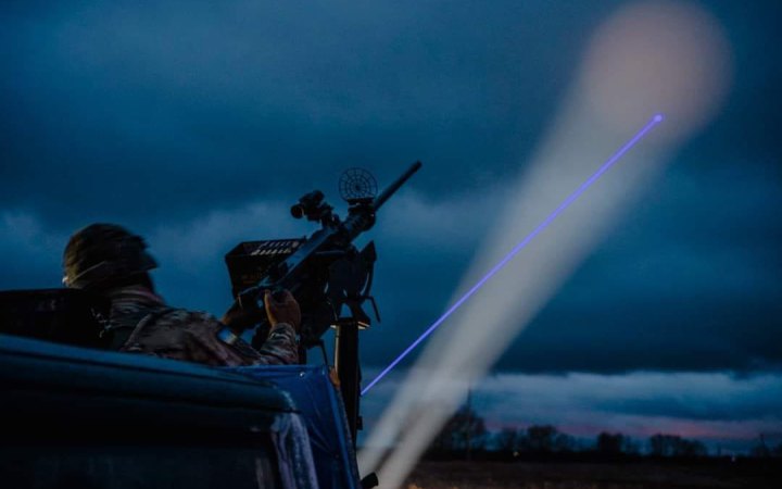 Уночі ППО збила дві російські ракети та 18 “шахедів”