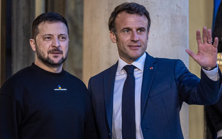Макрон пообіцяв допомогти Україні “домовитись про тривалий мир”