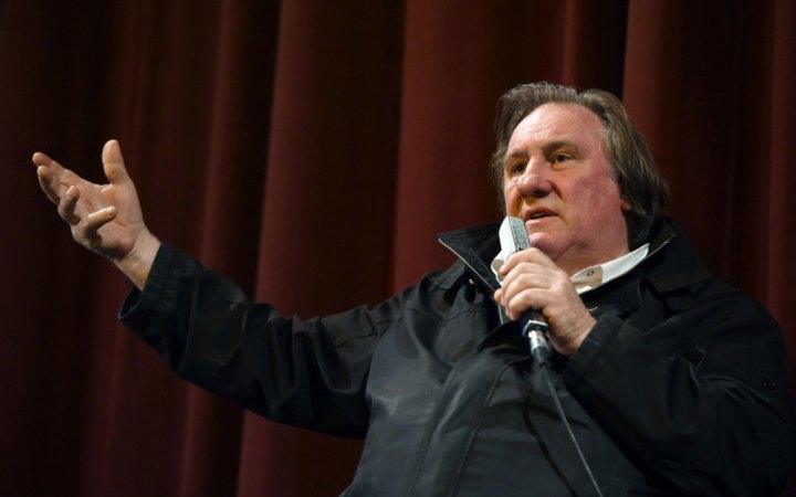 У Франції розпочався суд у справі Жерара Депардьє про сексуальне насильство