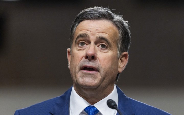 Директор ЦРУ заявив про готовність українців “воювати голими руками”