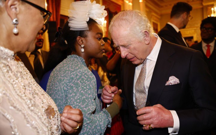 Король Чарльз потрапив до госпіталю через побічний ефект лікування від раку