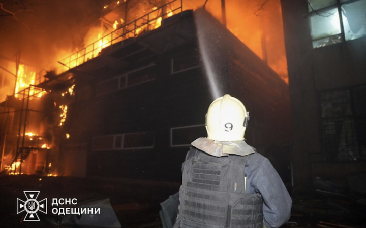 Росіяни обстріляли Одесу дронами. Є поранені, пошкоджені цивільні об’єкти (оновлено)