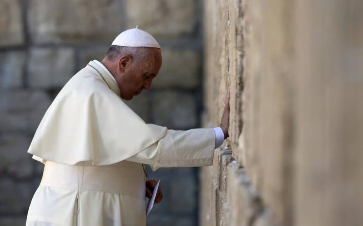 Ізраїль оприлюднив співчуття щодо смерті Папи Римського – але потім видалив їх