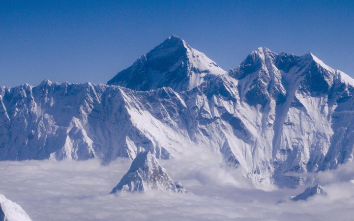 Непал обмежить видачу дозволів на підкорення Евересту