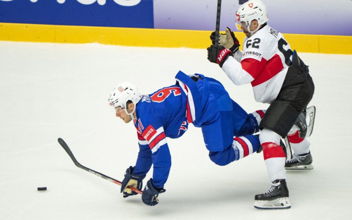 На чемпіонаті світу з хокею США сенсаційно поступились Швейцарії