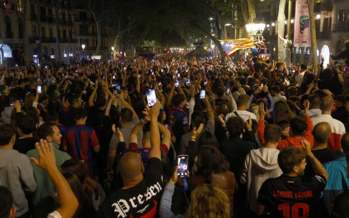 Автомобіль в’їхав у натовп перед футбольним матчем в Іспанії