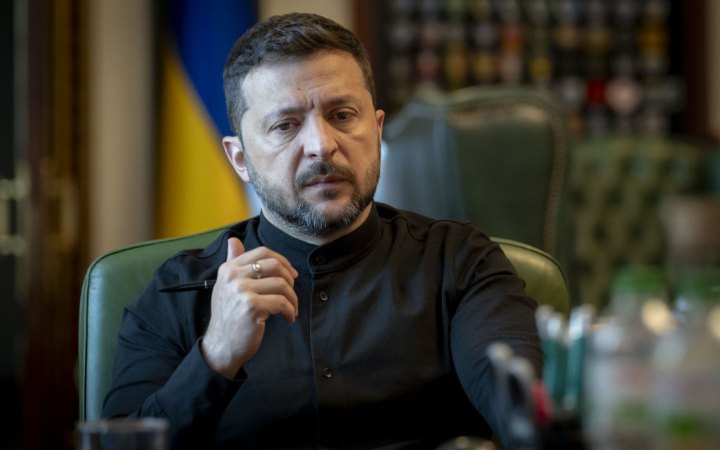 Зеленський увечері вівторка зателефонував Стармеру та Макрону