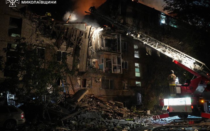 У Миколаєві ворожий “Шахед” влучив у житловий будинок, є загиблий