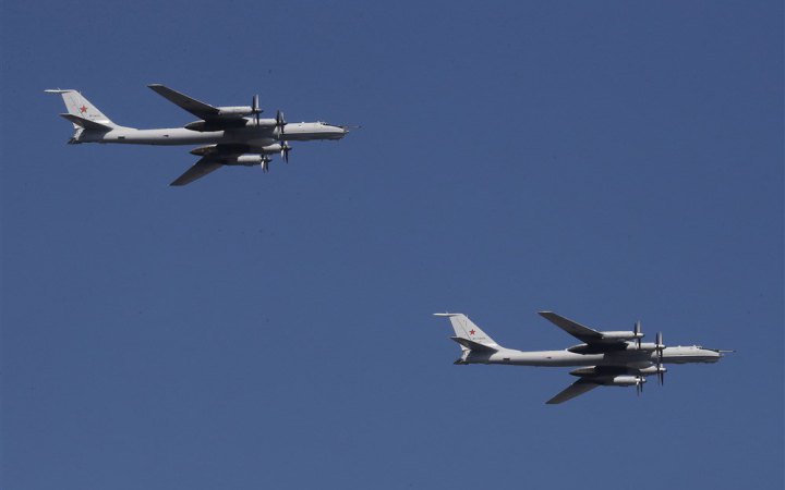 Повітряні Сили повідомили про пуск крилатих ракет з Ту-95 та “Калібрів” з моря