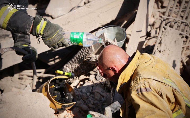 У Чернігові завершили пошуково-рятувальні роботи: кількість жертв зросла