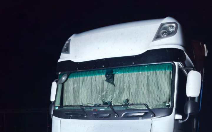 На Нікопольщині росіяни поранили людину, пошкодили підприємства та навчальні заклади