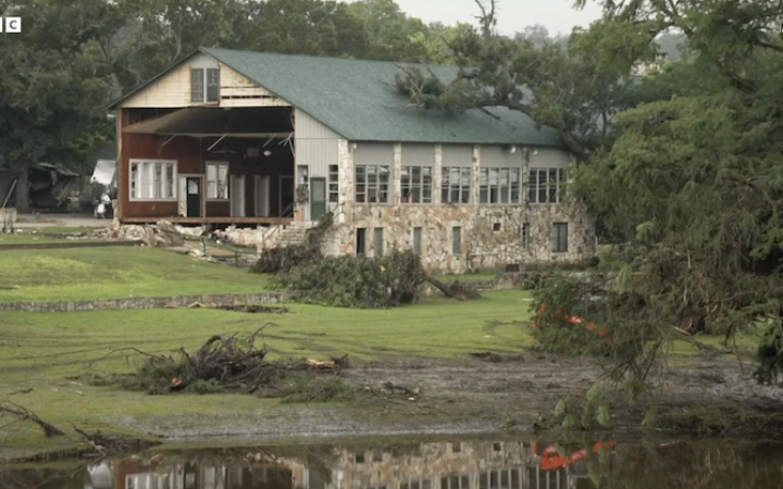 Кількість жертв унаслідок повені в Техасі перевищила 80. Десятки людей, зокрема діти з табору, зникли безвісти