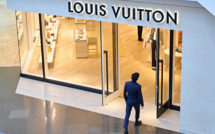 Хакери вкрали базу британських клієнтів Louis Vuitton