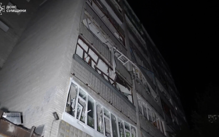 У Сумах росіяни обстріляли житловий район. Поранені троє людей (оновлено)