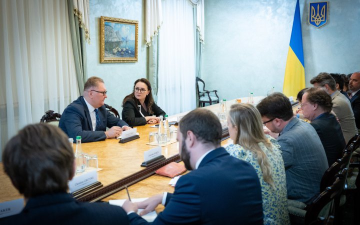 Уряд запевнив послів G7 у “нульовій терпимості до корупції”