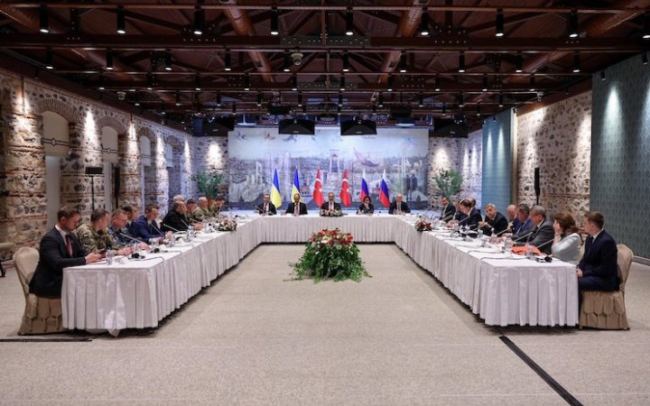 Голова МЗС Туреччини: Україна та Росія досягли принципової домовленості про саміт лідерів