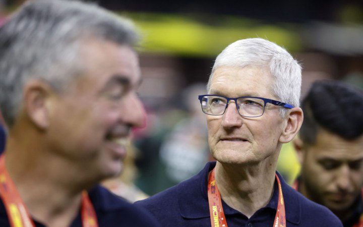 Apple під тиском Трампа інвестує у США додаткові 100 мільярдів доларів