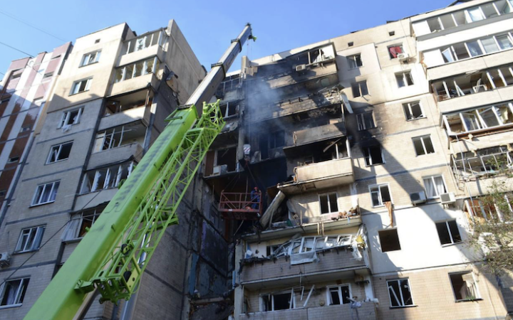 Кількість жертв удару по будинку в Святошинському районі збільшилася до 3