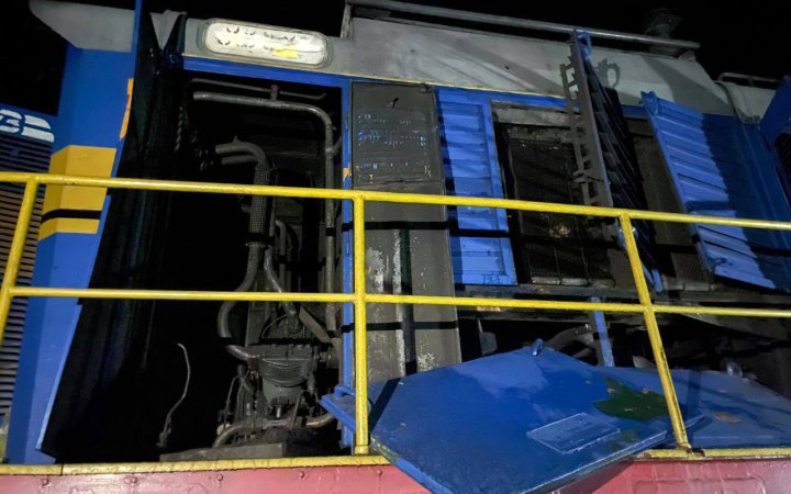 Через російські обстріли знеструмлено ділянки залізниці в двох областях