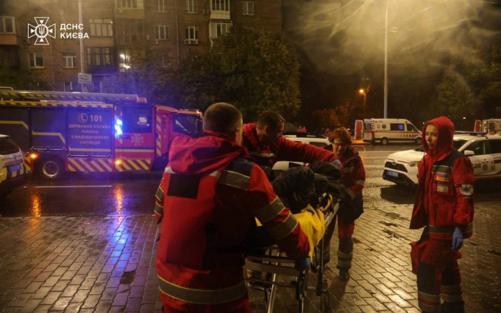 У Києві через російську атаку є постраждалі, лівий берег без світла (оновлено)
